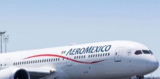 Detienen a pasajero que abre puerta de emergencia; Aeroméxico les encerró