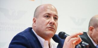 Duro mensaje de Enrique Alfaro al chistorete de destape del compadre de Samuel Ruiz