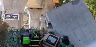 Se salvan de morir al fallar estructura del tren interurbano México-Toluca .
