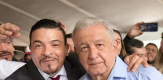 AMLO y Juan Javier Gómez dialogan sobre el legado del presidente .