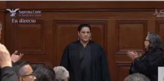 Norma Piña entrega toga y distintivo a Lenia Batres. Pleno de SCJN da bienvenida a nueva ministra