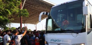 INM ofrece visas humanitarias a migrantes más vulnerables y les incumple y abandona .