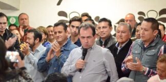 Pepe Yunes acusa a gobierno de Veracruz de impedir libre tránsito de simpatizantes del frente opositor.