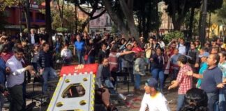 Las tribus de Morena bufan