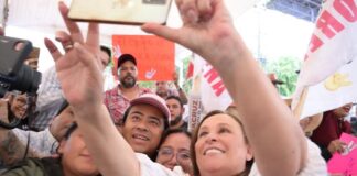 Rocío Nahle pondera las bondades de los caminos artesanales.