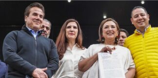 Xóchitl Gálvez presenta denuncia por “moches” exhibidos por Sanjuana Martínez.