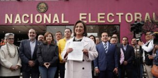Xóchitl Gálvez denunció ante el INE a Claudia Sheinbaum y a López Obrador.