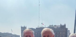 Carlos Urzúa en la marcha de ayer