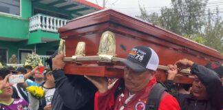 Emotivo adiós dieron familia y aficionados al Puma Chávez en #Veracruz