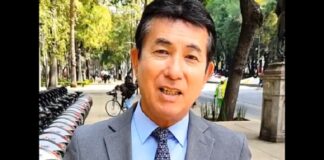 Se viraliza embajador de Japón en México por repartir tortas de tamal #DiaDeLaCandelaria