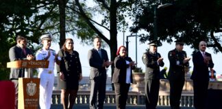 Asiste Ricardo Ahued a conmemoración de la Constitución.