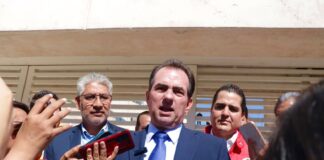 Pepe Yunes denuncia ante FGE #Veracruz desviación de recursos a campaña de Rocío Nahle.