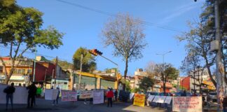Toman calles madres y padres de familia del CBTIS 13 #Xalapa.