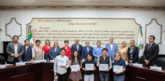 Reconoce Ayuntamiento a artistas xalapeños