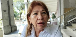 Protestan mujeres en PT Veracruz por imposición de candidatas que vienen del PAN y PRI.