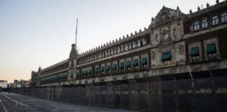 AMLO blinda Palacio Nacional por la marcha ciudadana.