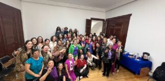 Feministas llevan las agendas de las mujeres a presidenciables: “no usen la 3 de 3”