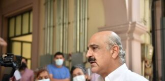 Descarta Ricardo Ahued irse a la campaña.