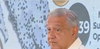 López Obrador rescata a López Gatell luego de ser excluido de candidaturas en Morena,