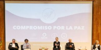 Claudia Sheinbaum rechaza diagnóstico de Iglesia pero firma acuerdo por la Paz.