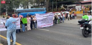 Jubilados y pensionados protestan en la SEV con bloqueos intermitentes.