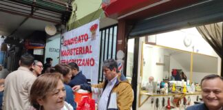 Toman oficinas de la DGB debido a rezagos en trámites administrativos.