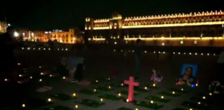 #8M Cubren con miles de lápidas de víctimas de feminicidio la plaza de la Constitución #México