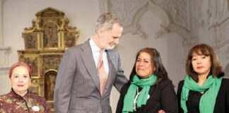 En España si reconocen y premian a las madres buscadoras.