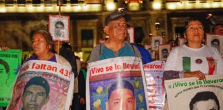 No nos vamos a ir hasta que nos reciban”: padres y madres de los 43 exigen diálogo en Palacio Nacional .