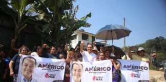 Américo Zúñiga Martínez realizó un recorrido por las colonias de Xalapa.