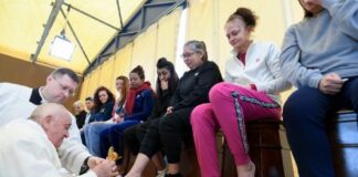 El Papa exhorta a no cansarse de pedir perdón.