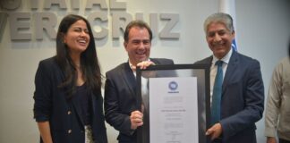 Recibe Pepe Yunes constancia como candidato a gobernador de Veracruz por el PAN