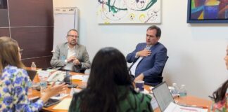 Pepe Yunes exhibe el pésimo sistema de salud que castiga a las y los veracruzanos.