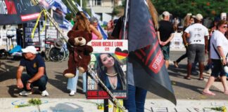 Premian foto de terroristas llevando a Gaza el cadáver de Shani Louk.