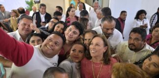 Rocío Nahle se reúne con compañeros y compañeras de Izquierda.