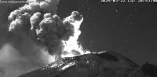 Popocatepetl ¡Arrojando material incandescente! El #Volcán #EnVivo