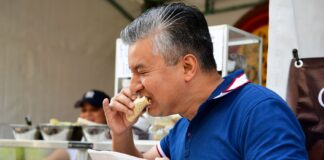 Suman 55 expositores en celebración del Día de taco en parque Juárez de Xalapa .