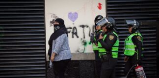 En 6 entidades hubo represión contra manifestaciones feministas .