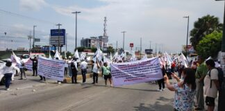 Con bloqueos exigen a Fiscalía de #Veracruz deje de fabricar delitos y testigos en caso de Itiel Palacios