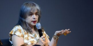 “El realismo no me alcanza para contar esta realidad”.