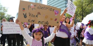 Le robaron a su bebé hace 3 años, en el país que desaparece 14 niñas y niños al día .