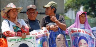 No puede terminar este gobierno con esta duda”: padres y madres de los 43.