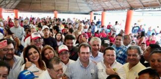 Pepe Yunes se reúne con ciudadanos en Jáltipan y con docentes sindicalizados en Cosoleacaque