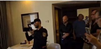 Israel ordena cierre y allana la agencia de noticias Al Jazeera