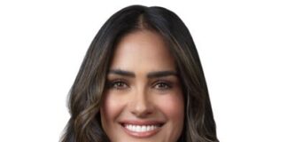 Balean camioneta de Alessandra Rojo de la Vega