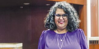 Antígona Segura, primera Medalla Navarro González.