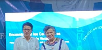 Beatriz Paredes pide a candidatas no aprender los malos modos de la política machista: la violencia y el juego sucio.