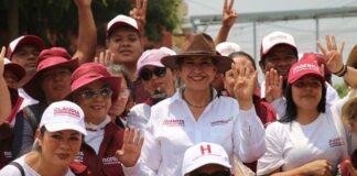 Juanita Carrillo cuestiona abandono y deterioro en que viven vecinos de rancho San Blas #Cuautitlán.