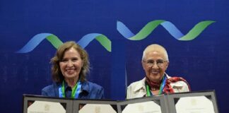 UV entregó Doctorado Honoris Causa a Alicia de Alba y a María Rojo .