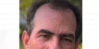 Pepe Yunes reconoce a ciudadanos que participaron en la marcha de la ‘Marea Rosa’ .